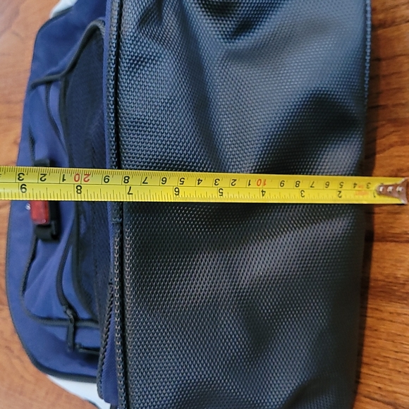 Highroad Unisex 3 Compartment Heavy Duty Hiking Backpack with Blinking Light - Picture 14 of 16